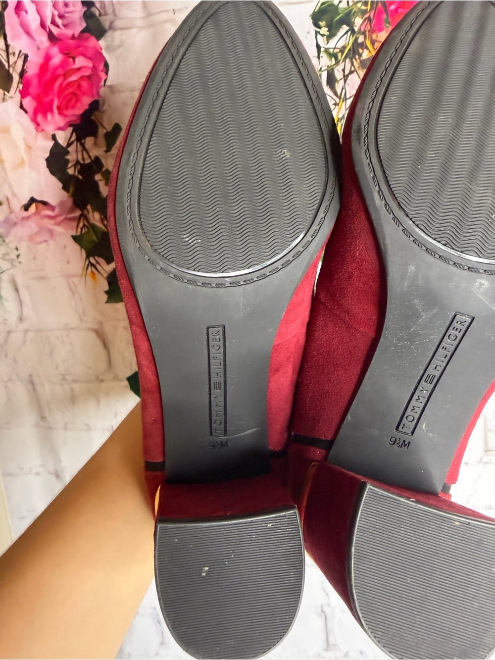Tommy Hilfiger Burgundy Heel Pumps with Gold Accent Design - Picture 4 of 8